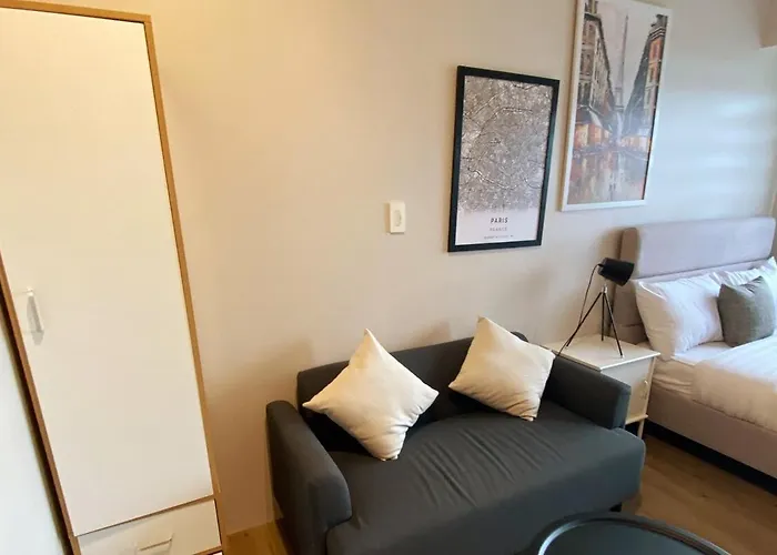 Cosmopolitan Comfort Makati 1 Bedroom Wonder 300mb 2428 Internet Manila