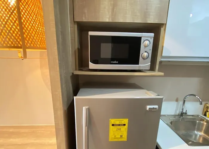 Cosmopolitan Comfort Makati 1 Bedroom Wonder 300mb 2428 Internet Manila